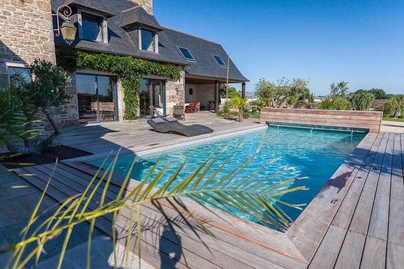 découvrez les robots piscine beatbot sora 30 et 10, la nouvelle génération de nettoyeurs automatiques pour une piscine toujours propre et impeccable.