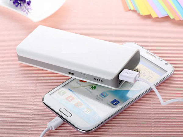 découvrez les réglementations chinoises sur les batteries externes, incluant les normes de sécurité, les exigences d'importation et les règles de certification pour un respect optimal des lois en vigueur.