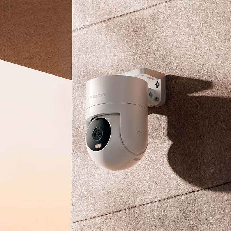 découvrez la caméra double-vue xiaomi cw100, idéale pour une surveillance extérieure efficace avec une qualité d'image exceptionnelle et une installation facile.