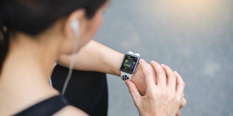 découvrez comment xiaomi a dépassé apple dans le marché des wearables, innovant avec ses dispositifs connectés et gagnant en popularité auprès des consommateurs.
