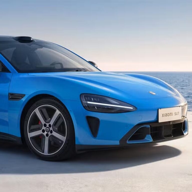 xiaomi présente en avant-première son prototype de supercar innovante avant le mwc 2026, alliant technologie de pointe et design futuriste.