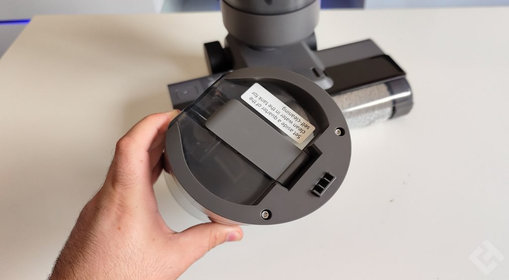 découvrez comment entretenir efficacement le bac à poussière et le système d'eau de votre appareil dreame pour garantir des performances optimales et une longue durée de vie.